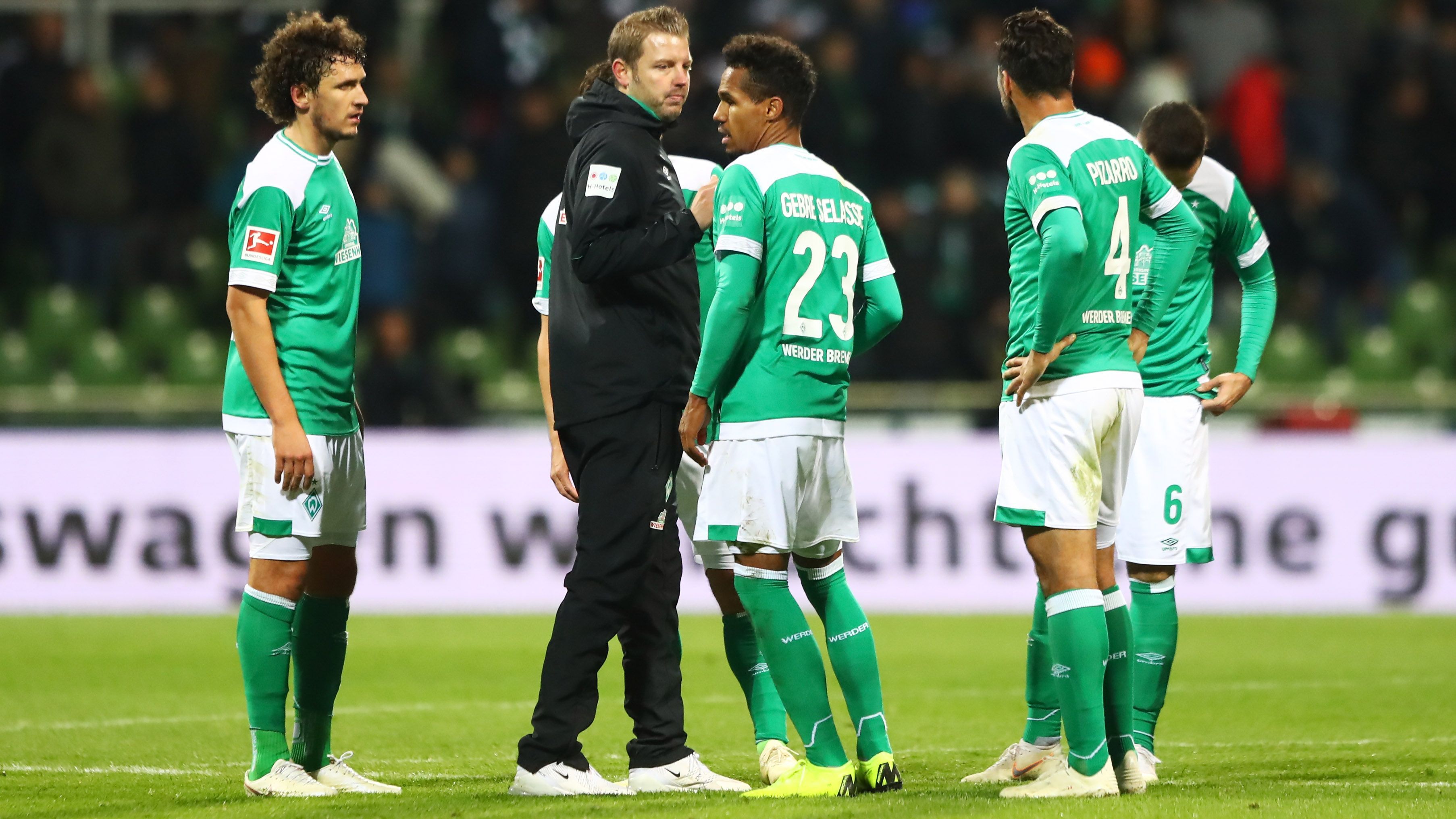 <strong>DFB-Pokalsaison 2017/18: Aus im Viertelfinale</strong><br>Die Bremer erholten sich gut von der Vorjahresschmach, setzten sich souverän gegen die Würzburger Kickers durch und feierten danach knappe Erfolge über die Bundesliga-Konkurrenz aus Hoffenheim und Freiburg. Im Viertelfinale gegen Bayer Leverkusen kämpfte sich Werder zwar in die Verlängerung, unterlag dort jedoch nach Treffern von Kai Havertz und Karim Bellarabi mit 2:4.