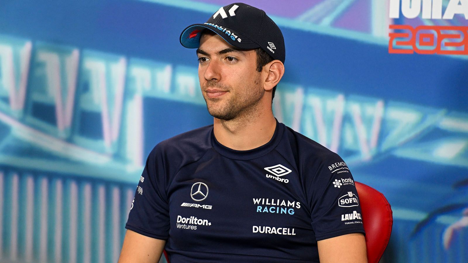 
                <strong>Nicholas Latifi (Williams)</strong><br>
                Dass der Kanadier nach dieser Saison noch einen Sitz in der Formel 1 behält, darf stark bezweifelt werden. Latifi fällt fast nur durch Fahrfehler und von ihm verursachte Crashs auf, kam in keinem Rennen über Platz 14 hinaus. Es kursieren Gerüchte um eine Entlassung während der laufenden Saison. Teamchef Jost Capito dementierte diese Berichte jedoch. ran-Note nach fünf Rennen: 
              