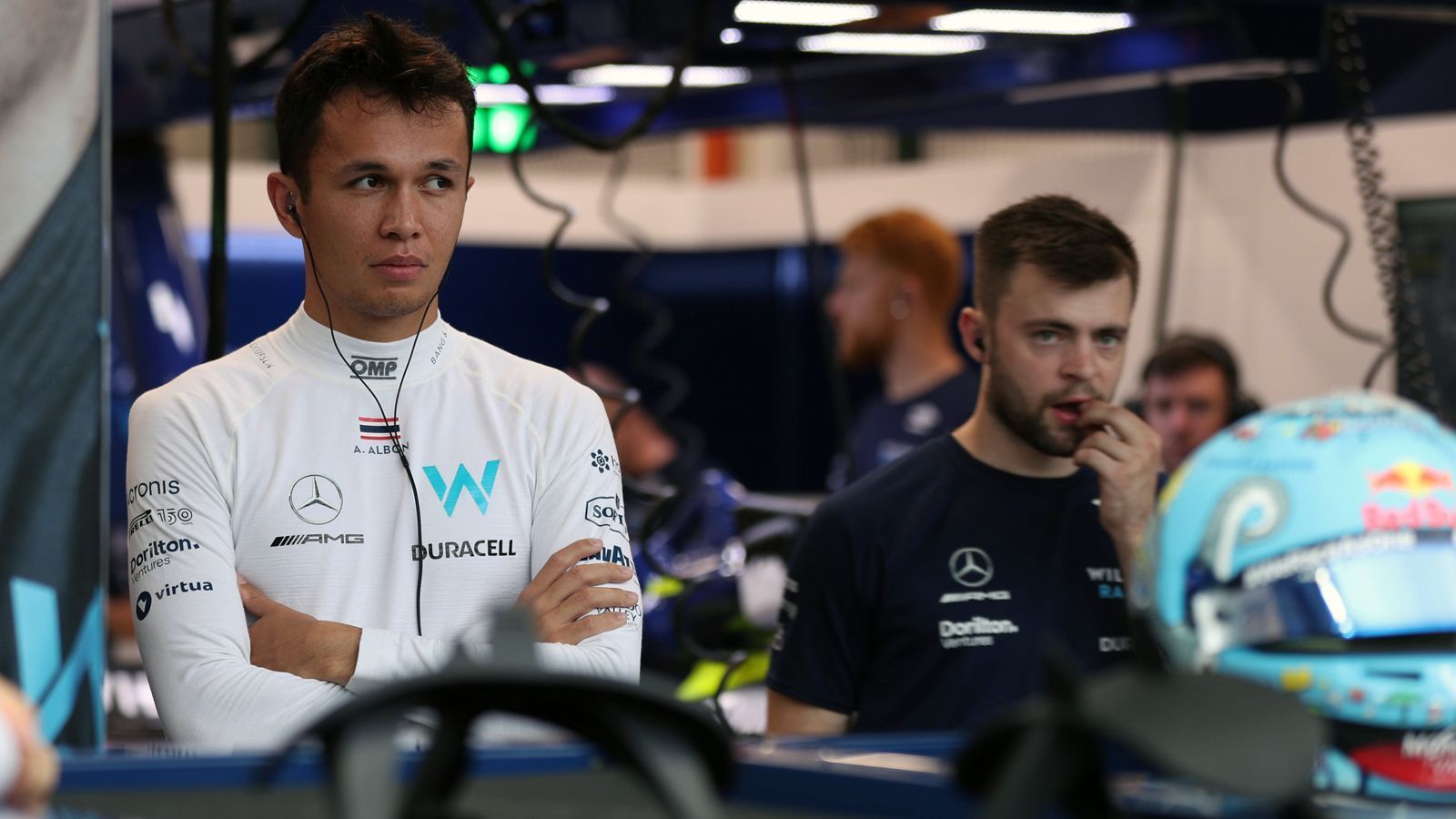 
                <strong>Verlierer: Alexander Albon (Williams)</strong><br>
                Nach überstandener Blinddarmentzündung und Atemstillstand feierte Alexander Albon in Singapur sein Comeback im Williams-Boliden. Doch zum Feiern gab es letztlich nicht wirklich etwas. Denn weder der Thailänder noch sein Teamkollege Nicholas Latifi kamen beim Großen Preis von Singapur ins Ziel. 
              