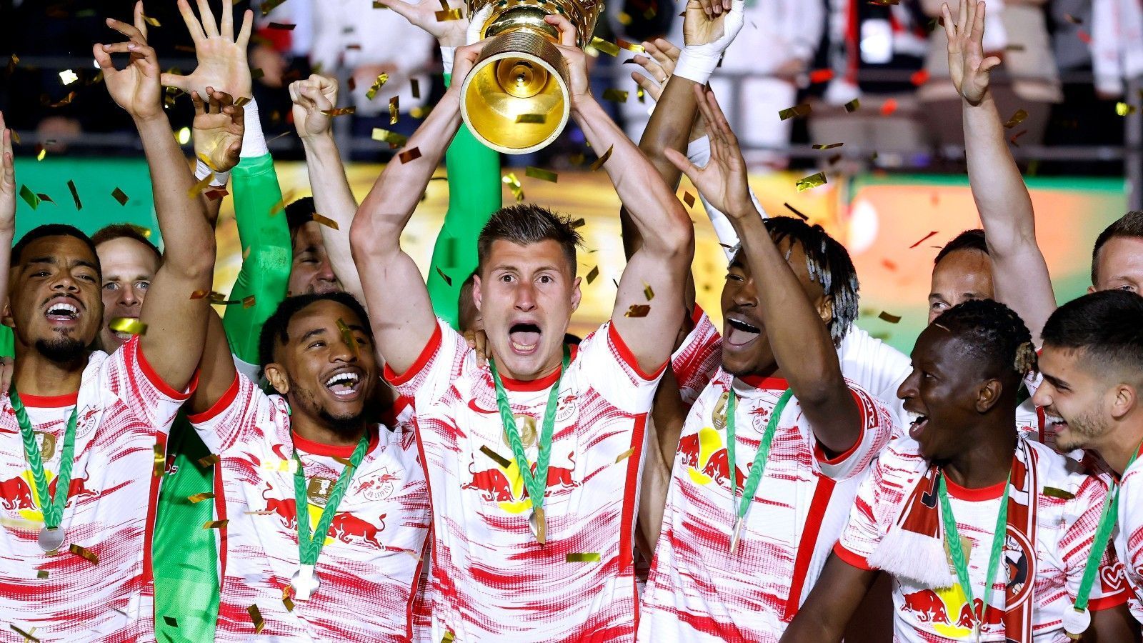 
                <strong>Platz 2: RB Leipzig</strong><br>
                Ausgaben für Spielerberater im Jahr 2021: 25.853.000 Euro -Zum Vergleich - Ausgaben für Spielerberater im Jahr 2020: 19.383.000 Euro
              