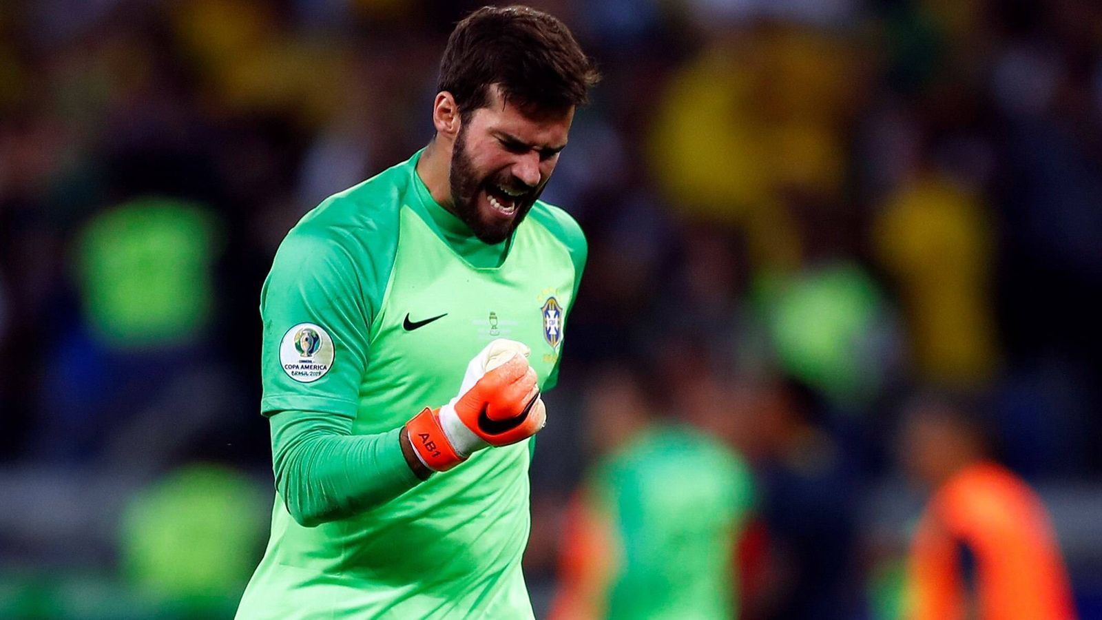 
                <strong>Tor - Alisson Becker (Brasilien)</strong><br>
                Der amtierende Champions-League-Sieger vom FC Liverpool, Alisson Becker, bestritt für Brasilien alle sechs Spiele bei der Copa America 2019. Dabei blieb der Brasilianer vier Mal ohne Gegentreffer - so oft, wie kein anderer Keeper bei der Amerika-Meisterschaft. Beim 4:3-Sieg nach Elfmeterschießen im Viertelfinale gegen Paraguay parierte Alisson zudem den Versuch von Gustavo Gomez. 
              