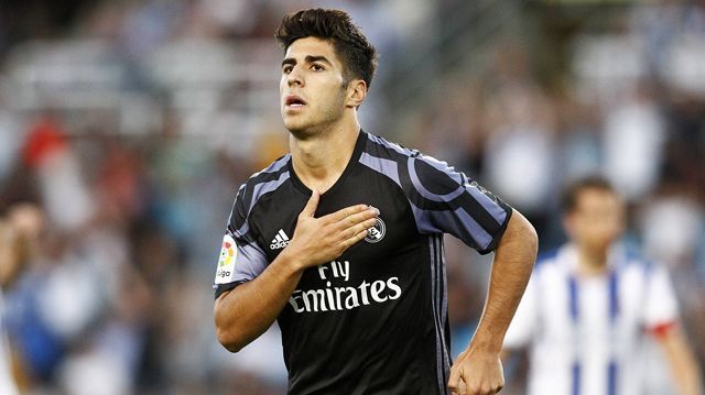 
                <strong>Marco Asensio</strong><br>
                Nach nur einem Jahr bei Espanyol holt Real Madrid den Youngster deshalb zurück und präsentiert ihn als Neuzugang. Sein Vertrag läuft bis 2020 - ein Perspektivspieler für das königliche Team. Asensio ist ein Linksfuß, mit seinen 1,80 Metern zwar nicht der gefährlichste Kopfballspezialist aber allein sein Marktwert von aktuell zwölf Millionen Euro zeigt, dass in dem Spanier viel Talent und Potential steckt - egal ob auf dem linken Flügel, über Rechtsaußen oder im offensiven Mittelfeld. (Quelle: Transfermarkt.de)
              