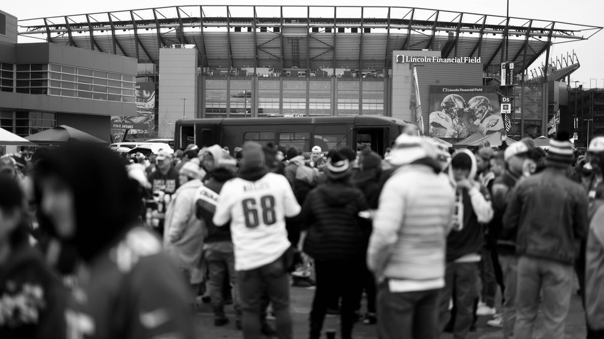 NFL, American Football Herren, USA NFC Championship-Washington Commanders at Philadelphia Eagles Jan 26, 2025; Philadelphia, PA, USA; Fans tailgate before the NFC Championship game between the Phil...