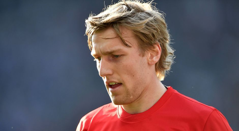 
                <strong>Emil Forsberg</strong><br>
                Dass sich etwas bewegt, ist beispielsweise auch Emil Forsberg von RB Leipzig nicht entgangen. Öffentlich gibt der 22-fache Vorlagengeber zu: "Das ist ein großer Klub, einer der größten in der Welt. Sie haben ein sehr interessantes Projekt, sie wollen zurück auf den Thron." Ein Transfer des Schweden würde für noch mehr Aufsehen sorgen und ist scheinbar nicht mehr unrealistisch.
              