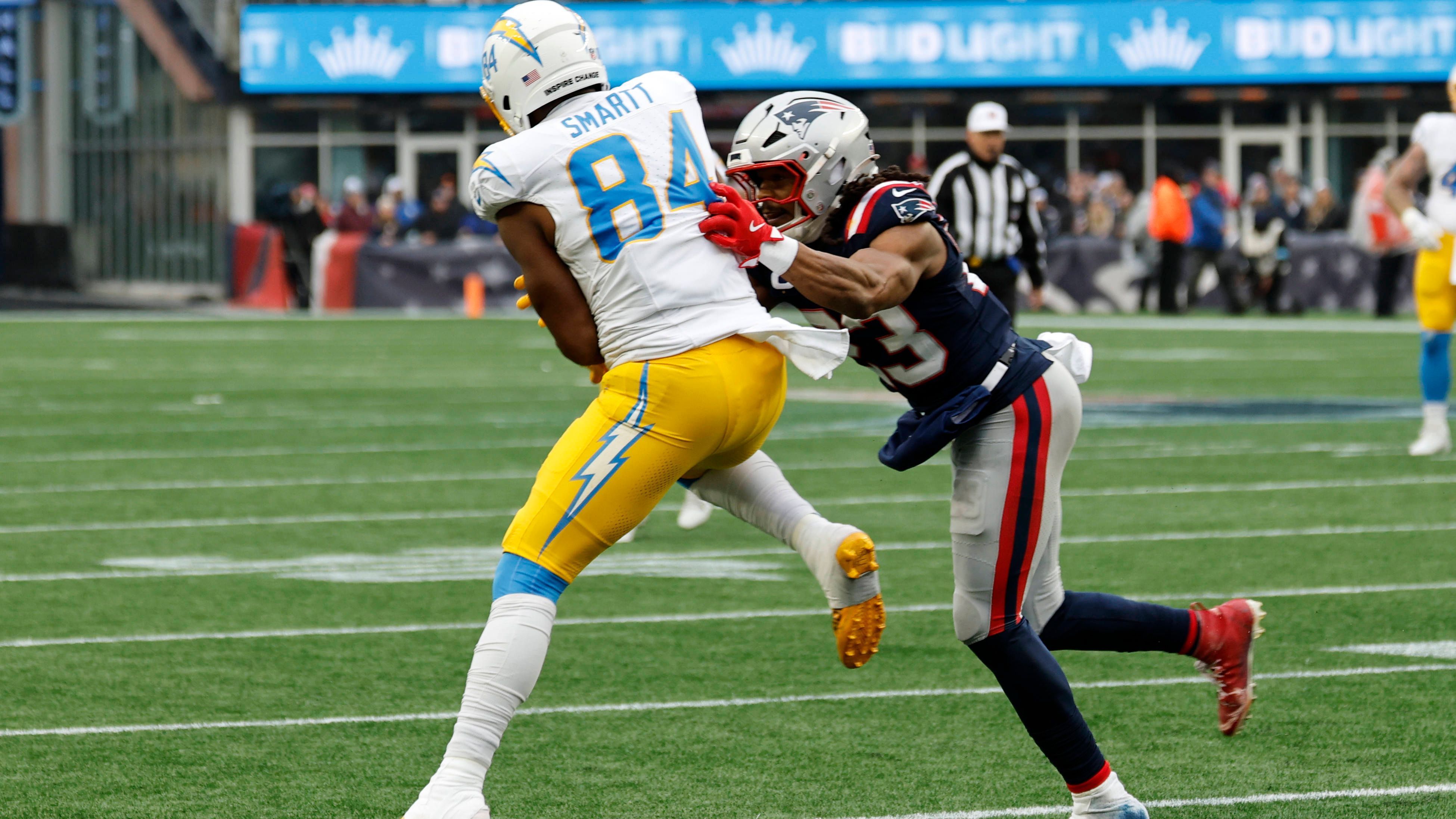 <strong>Platz 23: New England Patriots<br></strong>Unter der Leitung von Head Coach Mike Vrabel nahmen die Patriots viel Geld in die Hand, um die Defensive zurück zu alter Stärke zu führen. Allerdings bleiben einige Fragezeichen. Hat der Pass Rush, besonders über die Außen, genug Feuerkraft? Kann die Secondary den Verletzungssorgen strotzen? Reicht die Qualität auf der Linebacker-Position aus?