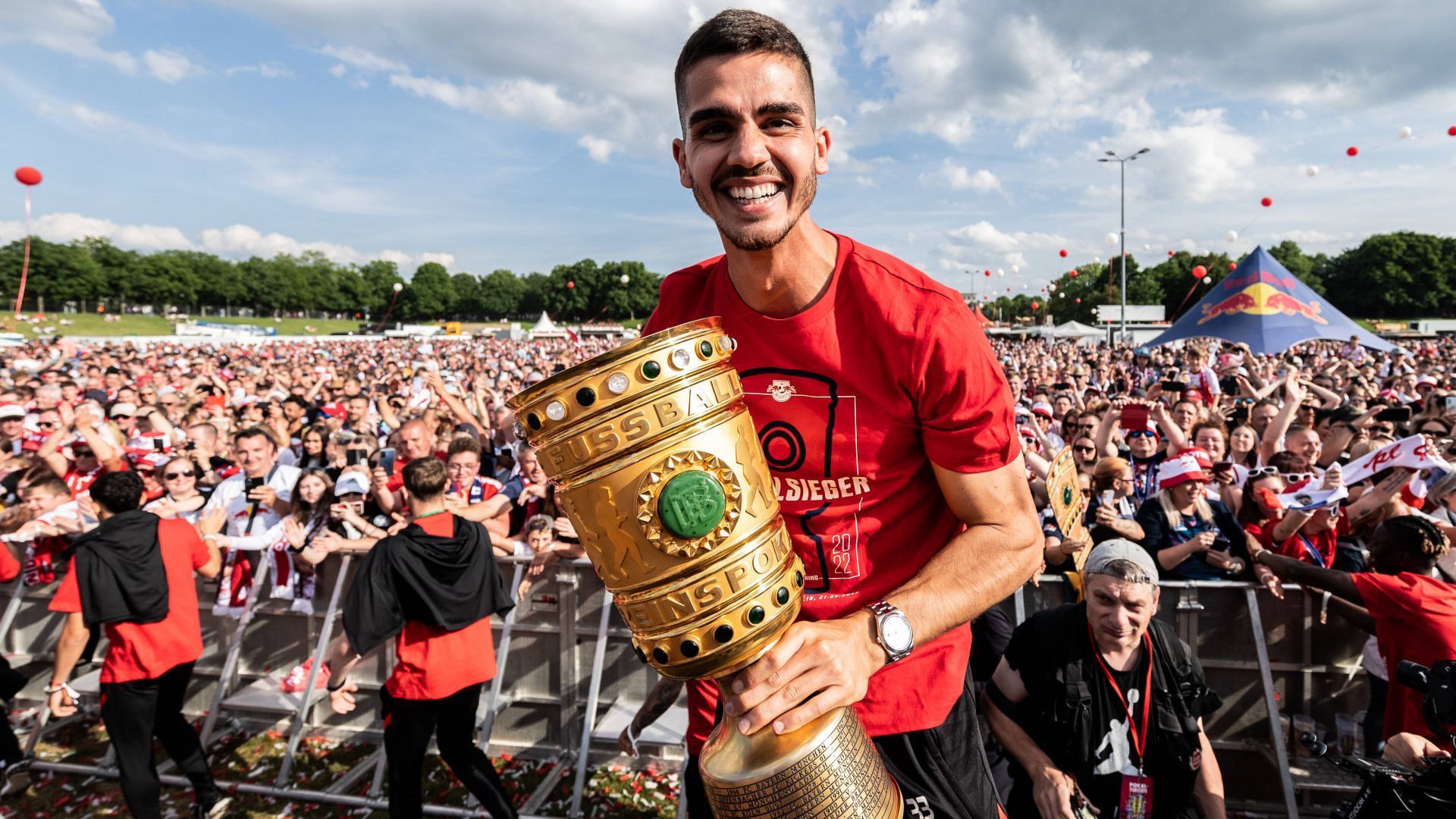 
                <strong>Platz 9 (geteilt): Andre Silva</strong><br>
                2021 für 23 Millionen Euro von Eintracht Frankfurt zu RB Leipzig
              