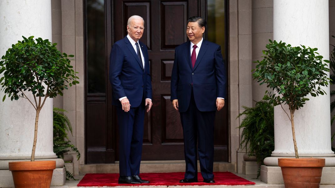 US-Präsident Joe Biden und Chinas Präsident Xi Jinping wollen telefonisch in Kontakt bleiben. 