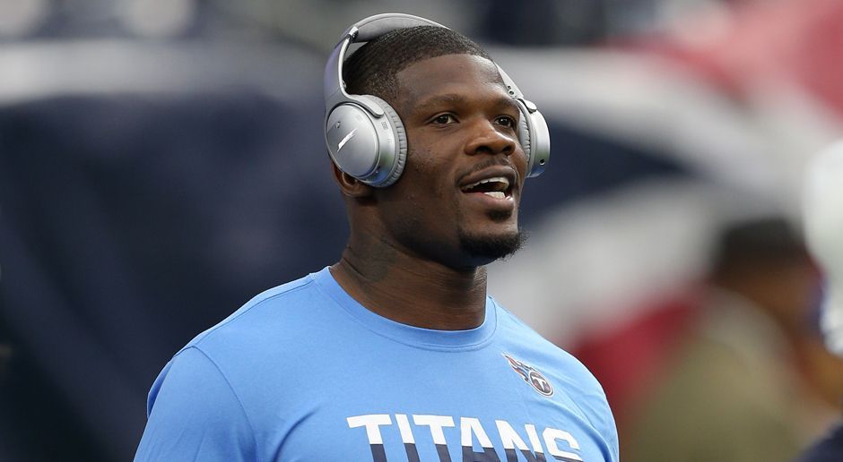 
                <strong>Andre Johnson (Tennessee Titans)</strong><br>
                Nach Arian Foster macht die nächste Texans-Legende Schluss: Andre Johnson hängt die Schuhe ebenfalls an den Nagel. Der Wide Receiver stand zwischen 2003 und 2014 auf dem Feld für Houston, bevor jeweils ein einjähriges Intermezzo bei den Indianapolis Colts (2015) und Tennessee Titans (2016) folgte. Sein Klub gab nun am Montag den Rücktritt des mittlerweile 35 Jahre alten aller Voraussicht nach künftigen Hall of Famers bekannt.
              