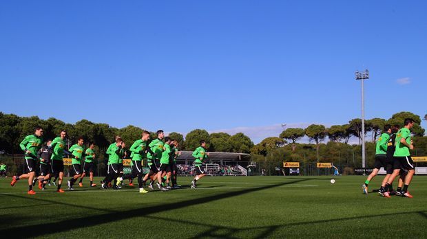 
                <strong>Borussia Mönchengladbach</strong><br>
                Am 7. Januar geht es dann für die "Fohlen" nach Belek in die Türkei. 
              