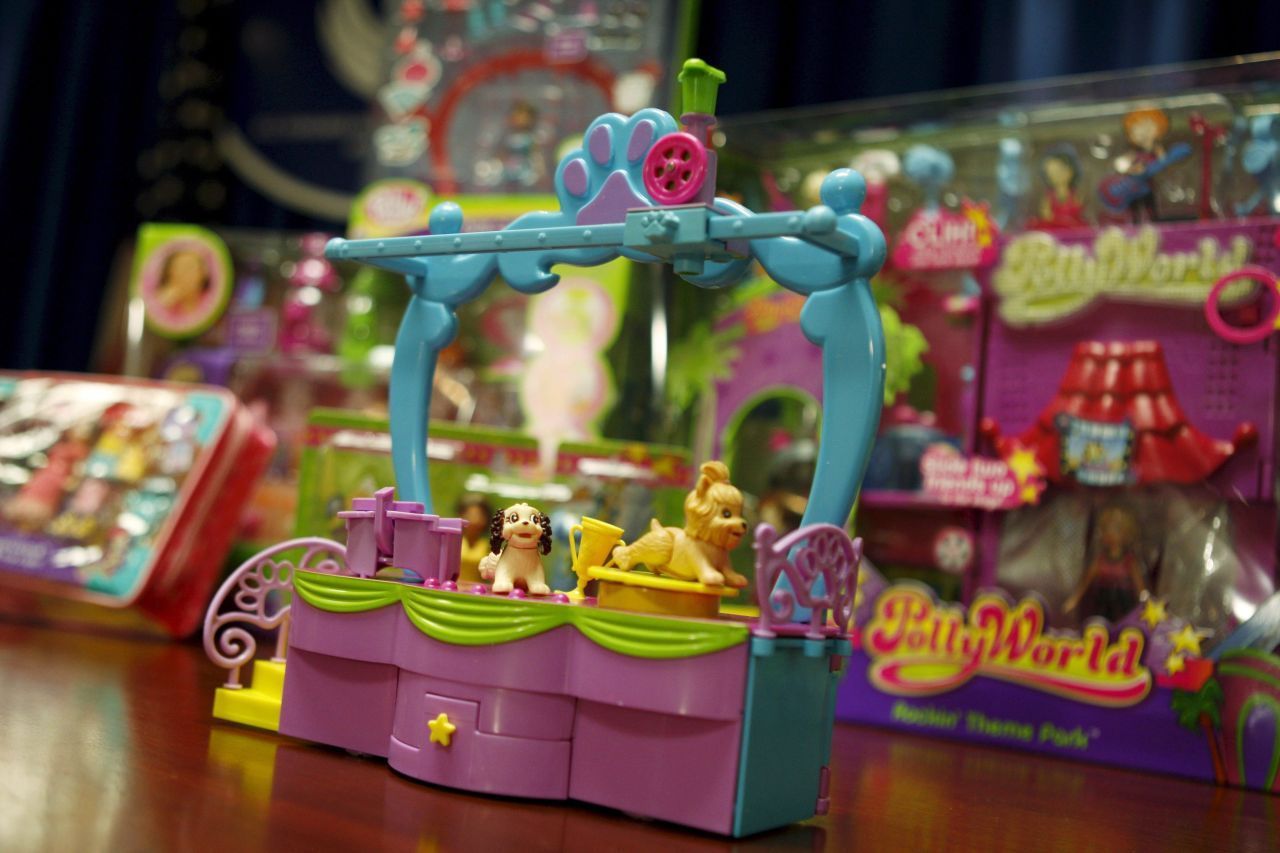 Auch die Miniatur-Spielsachen von Polly Pocket werden teilweise für um die 1.000 Euro verkauft, wenn sie gut erhalten und komplett sind. 