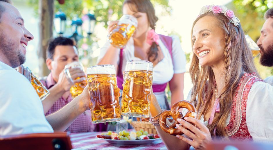 Wieviel kostet eine Maß Bier auf dem Oktoberfest 2022? 