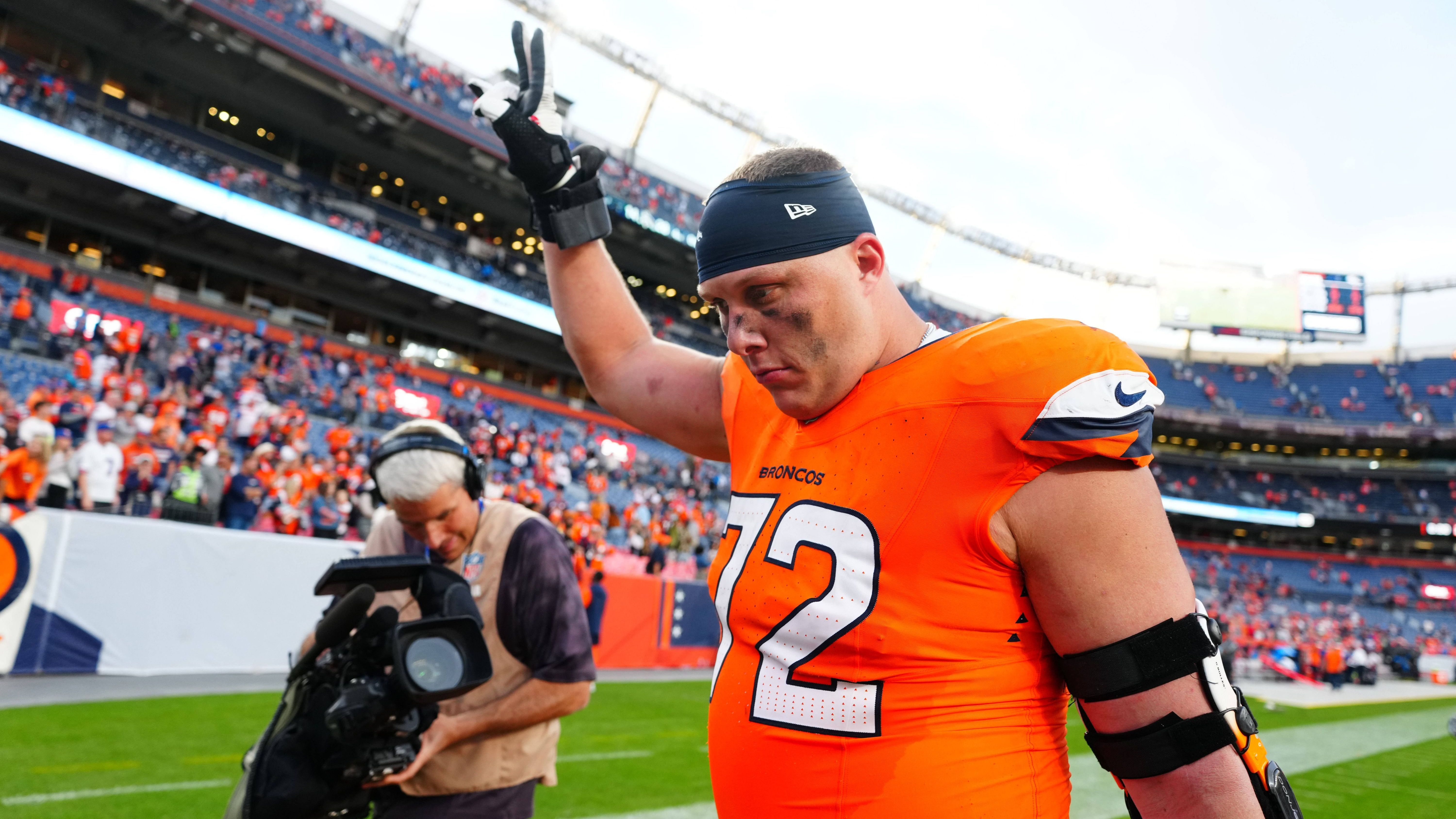 <strong>Garett Bolles (Denver Broncos)</strong><br>Garrett Bolles hätte die Free Agency testen können. Stattdessen hat er sich dazu entschieden, bei den Denver Broncos zu bleiben. Und das langfristig. Medienberichten zufolge soll der neue Vertrag über vier weitere Jahre laufen. Laut NFL-Insider Ian Rapoport soll das neue Arbeitspapier 82 Millionen Dollar wert sein, garantiert sind demnach 42 Millionen Dollar. Bolles wurde von den Broncos 2017 im Draft ausgewählt und ist inzwischen einer der besten Left Tackles der Liga.