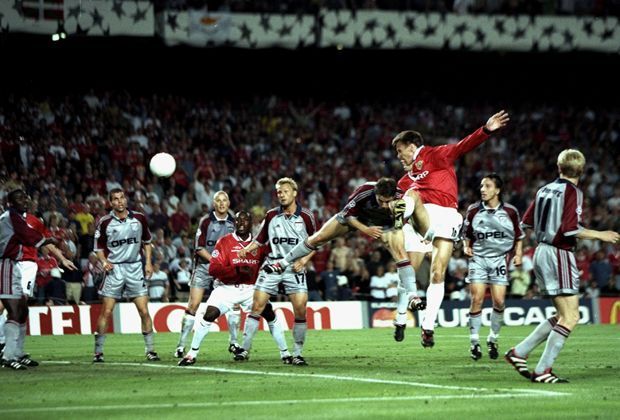 
                <strong>Champions-League-Finale 1999 - Teddy Sheringham</strong><br>
                Kein Champions-League-Finale verlief so unglaublich wie das von 1999. In der Nachspielzeit führte Bayern München noch immer 1:0, doch dann schlug der zuvor eingewechselte Teddy Sheringham zu und köpfte den Ausgleich.
              