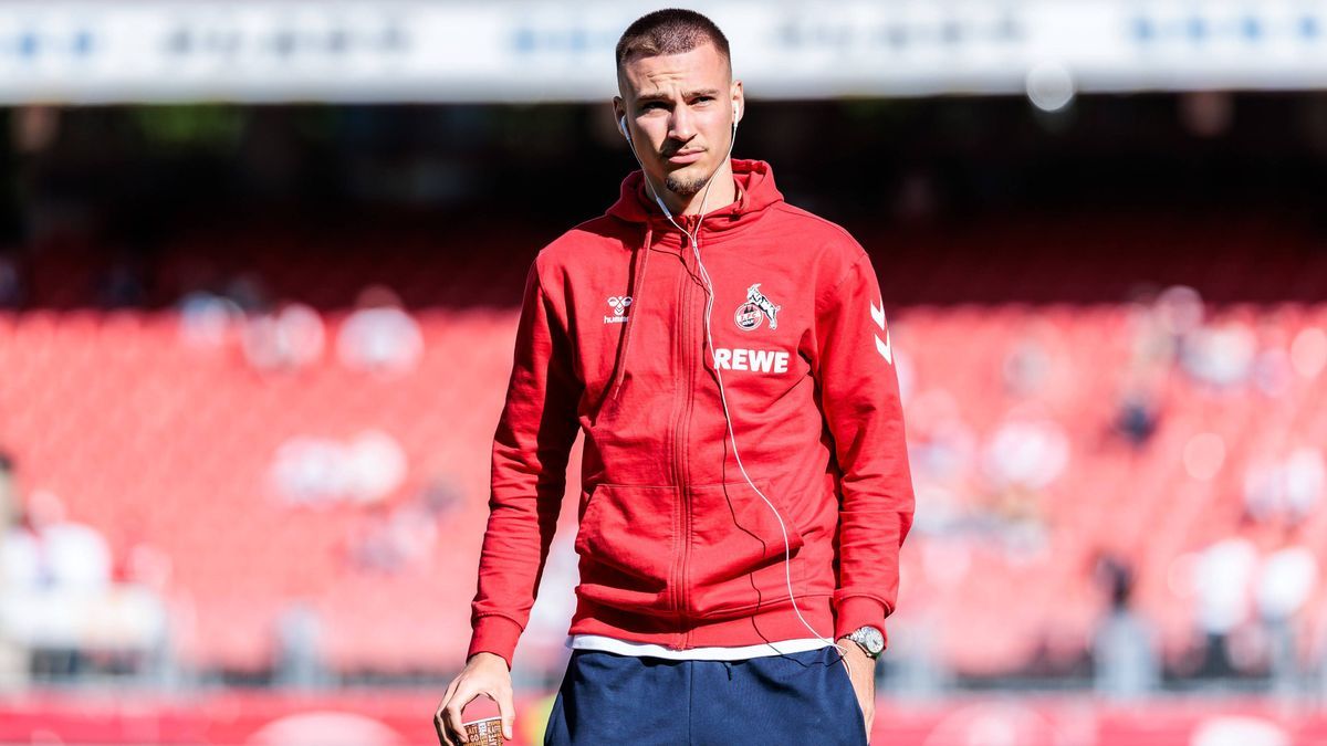 1. Fußball Bundesliga: 1. FC Nürnberg - 1. FC Köln; 09.05.2025 Tim Lemperle (1. FC Köln, 19) während der Platzbegehung 1. Fußball Bundesliga, 1. FC Nürnberg - 1. FC Köln, Nürnberg, Max-Morlock-Stad...