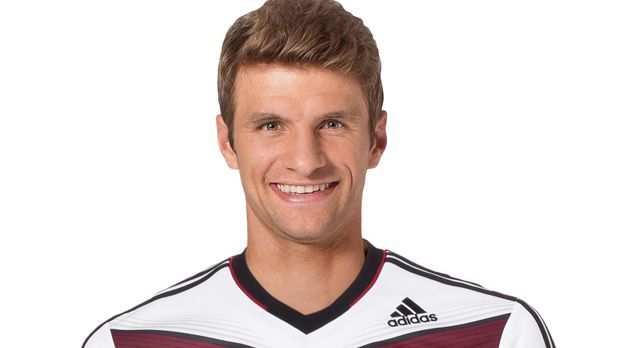 
                <strong>Thomas Müller</strong><br>
                Müller kam in allen zehn Qualifikationsspielen zum Einsatz und hatte mit vier Toren und sieben Tor-Assists maßgeblichen Anteil am WM-Ticket. Er war der Topscorer bei der WM 2010 (fünf Tore, drei Tor-Assists).
              