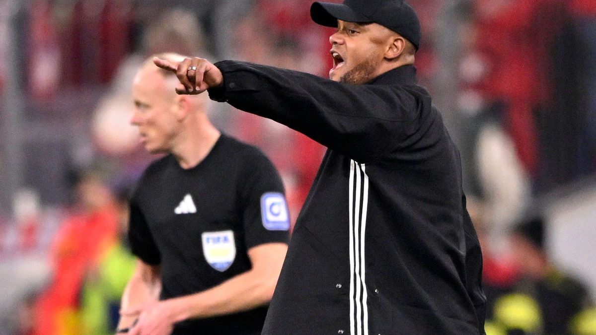 Trainer Coach Vincent Kompany FC Bayern Muenchen FCB am Spielfeldrand Gestik Geste FC Bayern Muenchen FCB vs VfB Stuttgart 19.10.2024 DFL REGULATIONS PROHIBIT ANY USE OF PHOTOGRAPHS AS IMAGE SEQUEN...