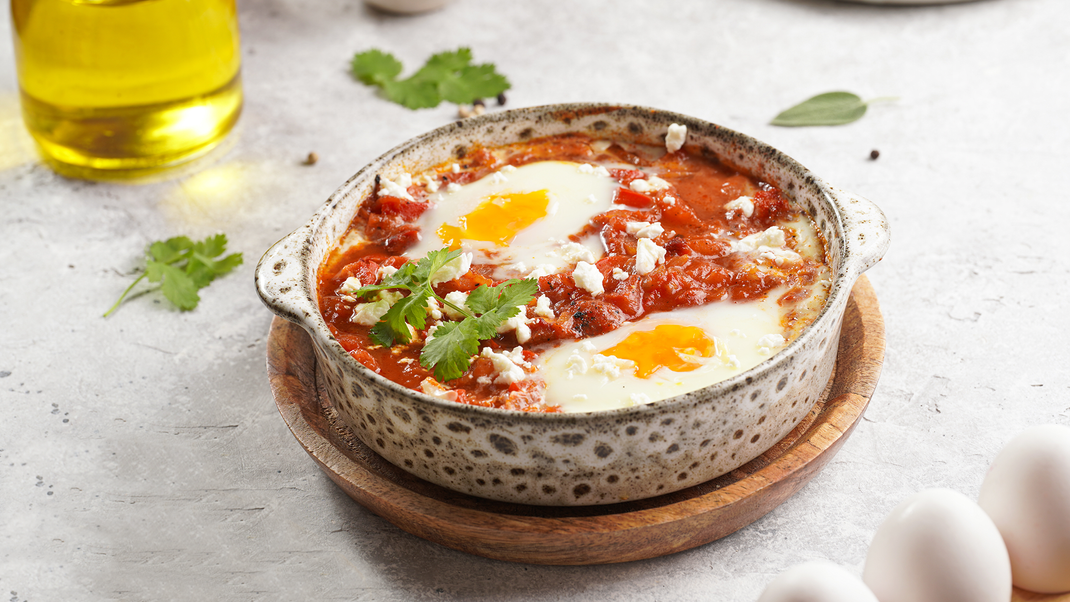 Eine Keto-Variante des beliebten orientalischen Gerichts: Blumenkohl-Shakshuka.