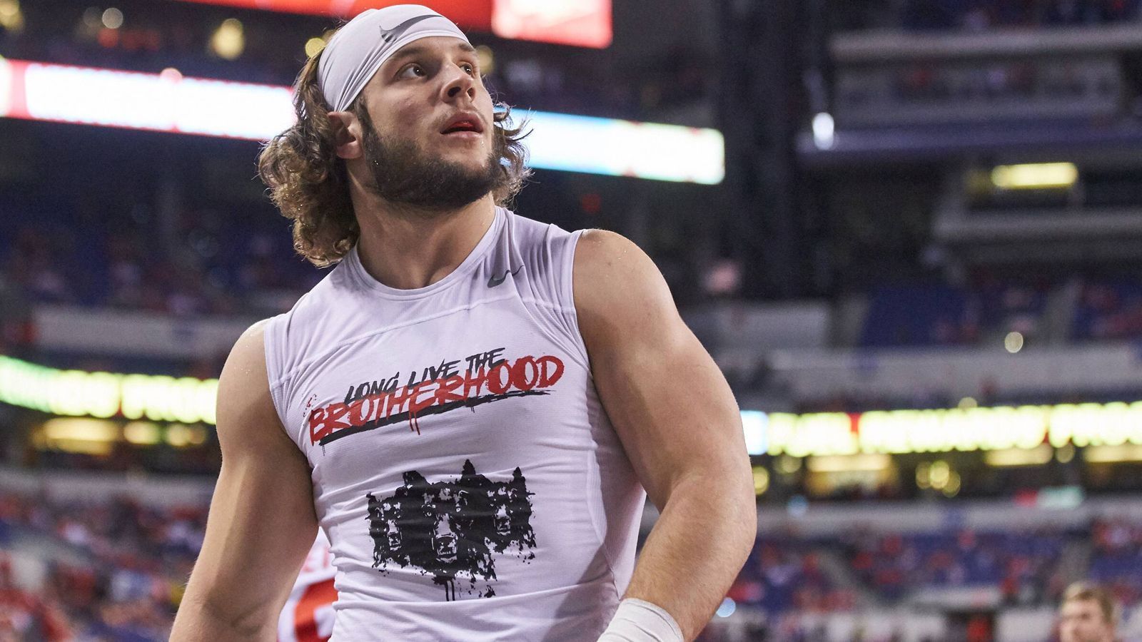 
                <strong>Nick Bosa (Defensive End, Ohio State)</strong><br>
                Viele Experten sagen, dass der Draft 2019 vor allem viele starke Pass Rusher bietet. Nick Bosa ist einer von ihnen. Sein Bruder Joey Bosa kam 2016 in die NFL und wurde zum Defensive Rookie oft the Year ernannt. Nick Bosa soll mindestens genauso talentiert sein und kam in der vergangenen College-Saison auf 8,5 Sacks. Er gewann bereits mehrere Auszeichnungen, wurde 2016 unter anderem zum ESPN Freshman All-American ernannt, und dürfte 2019 früh in der 1. Runde weggehen.
              