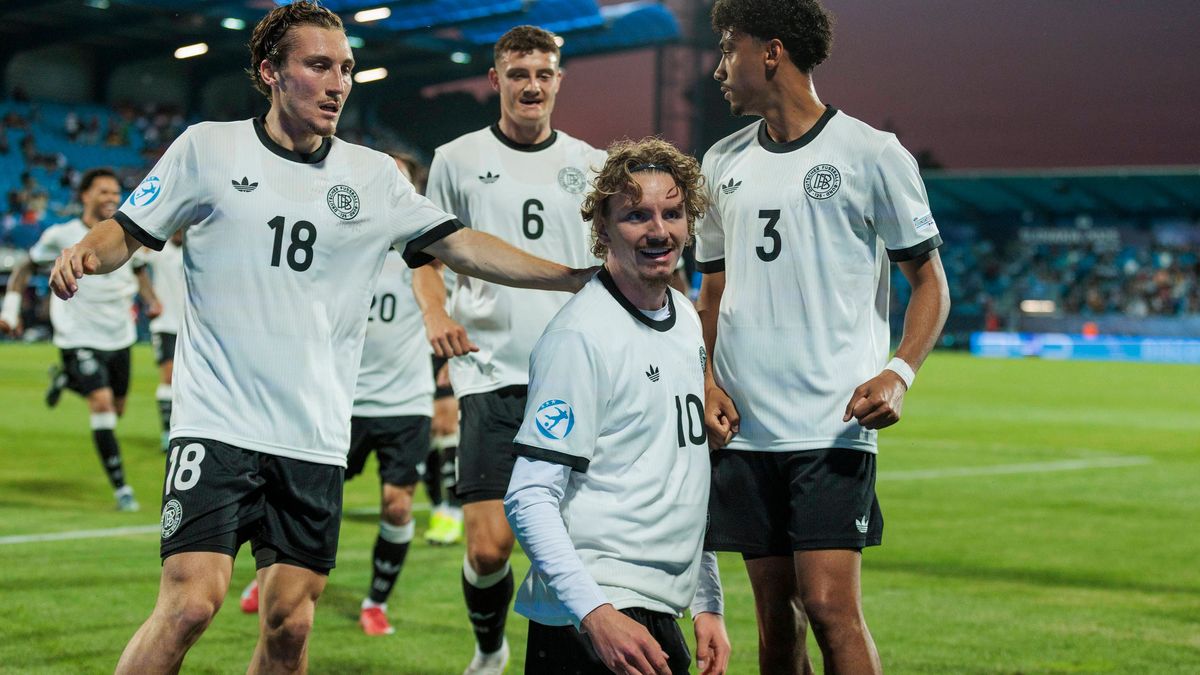 UEFA U21, U 21 Europameisterschaft: Deuschland - Slowenien; 12.06.2025 Nick Woltemade (Deutschland, 10) jubelt mit Rocco Reitz (Deutschland, 18), Eric Martel (Deutschland, 6) und Nathaniel Brown (D...