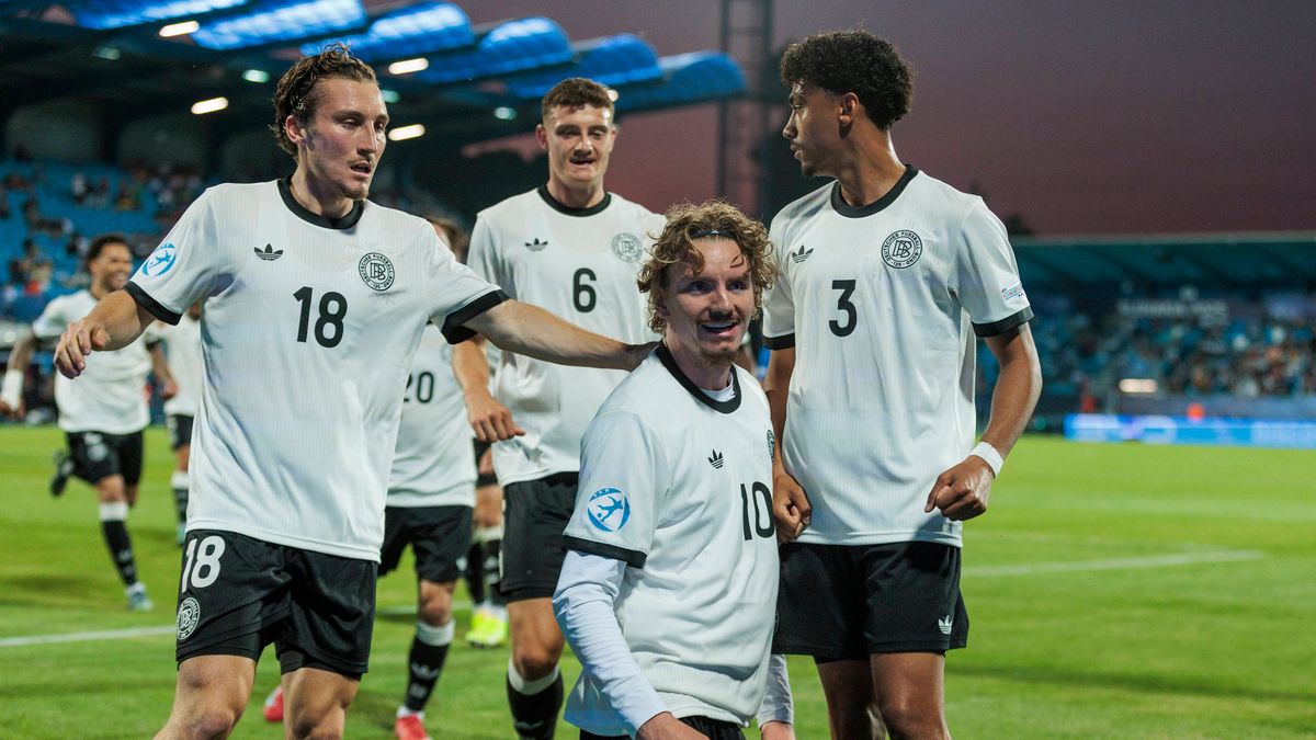 UEFA U21, U 21 Europameisterschaft: Deuschland - Slowenien; 12.06.2025 Nick Woltemade (Deutschland, 10) jubelt mit Rocco Reitz (Deutschland, 18), Eric Martel (Deutschland, 6) und Nathaniel Brown (D...