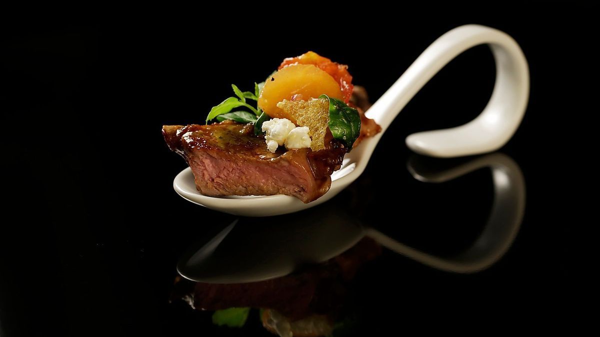 The-Taste-Stf01-Epi03-1-Lambchops-Felicitas-Then-02-SAT1