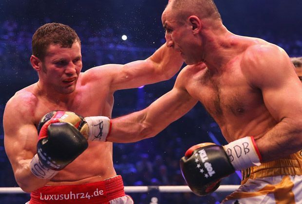 
                <strong>Robert Stieglitz vs. Arthur Abraham</strong><br>
                Zwei, die sich nichts schenken: Robert Stieglitz und Arthur Abraham. Die beiden Supermittelgewichtler treffen drei Mal aufeinander. Vor allem der letzte Teil am 1. März 2014 hat es in sich - 12 Runden Vollgas-Boxen.
              