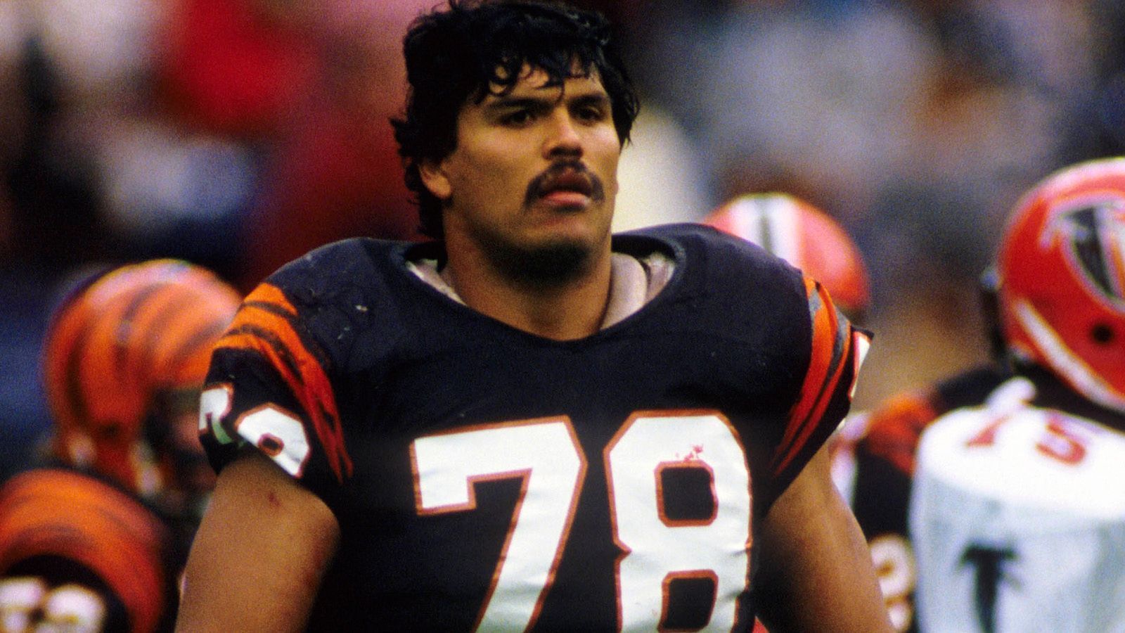 
                <strong>Cincinnati Bengals: Anthony Munoz (Offensive Tackle) </strong><br>
                Munoz wird oft als einer der besten Offensive Tackles in der Geschichte der NFL betrachtet und spielte seine gesamte Karriere bei den Bengals.
              