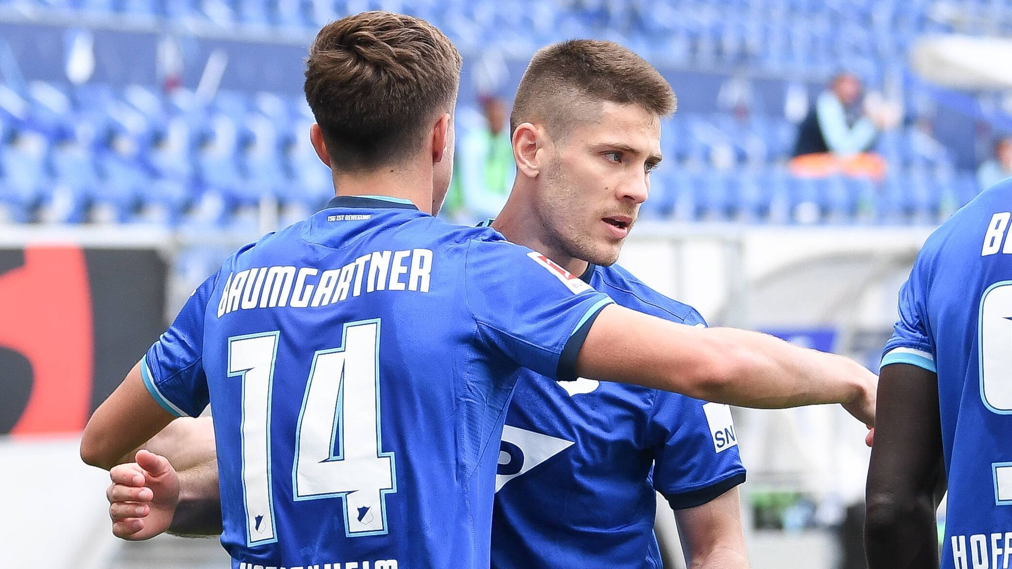 
                <strong>TSG Hoffenheim (sechs Spieler)</strong><br>
                &#x2022; Stefan Posch, Florian Grillitsch, Christoph Baumgartner (beide Österreich) - <br>&#x2022; Andrej Kramaric (Kroatien) -<br>&#x2022; Robert Skov (Dänemark) -<br>&#x2022; Pavel Kaderabek (Tschechien)<br>
              