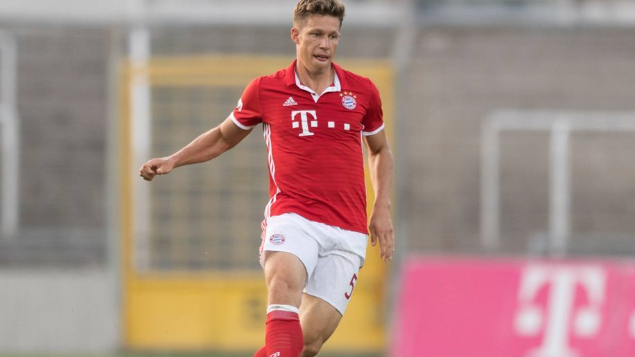 
                <strong>Nicolas Feldhahn (FC Bayern München)</strong><br>
                Eigentlich hat der FC Bayern den inzwischen 30 Jahre alten Nicolas Feldhahn vom VfL Osnabrück geholt, um die zweite Mannschaft in der Regionalliga zu stärken. Nun steht Feldhahn, für den bislang die 2. Bundesliga das höchste der Gefühle war, im 25-Mann-Kader für die Champions League. Kein schlechter Aufstieg.
              