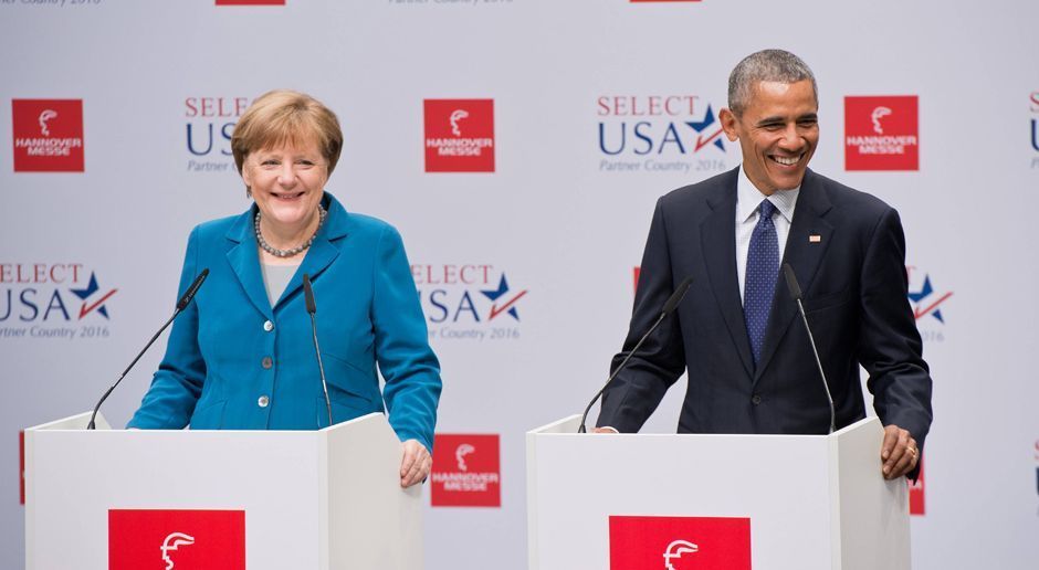 
                <strong>Politik: Merkels Wahl</strong><br>
                Politik: Der HSV sammelt Tore und Punkte, Angela Merkel Stimmen. Bei der Bundestagswahl am 27. September wird die CDU-Chefin mit 33,8 Prozent erneut zur Bundeskanzlerin gewählt. Ganz klar - es ist die Zeit der Raute. Beim HSV prangt sie auf der Klub-Flagge, Angela Merkel pflegt sie auf Fotos gerne mit den Händen zu symbolisieren. Doch vor der Merkel-Wiederwahl gab es noch ein anderes wichtiges Politik-Ereignis. Anfang 2009 wurde mit Barack Obama der erste schwarze US-Präsident vereidigt. Historisch! 
              