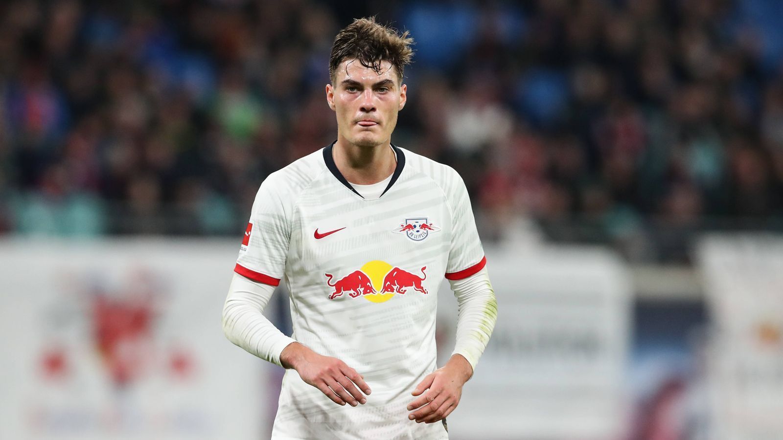 
                <strong>Patrik Schick (RB Leipzig)</strong><br>
                Gut 20 Minuten vor Schluss ersetzt der Tscheche den schwachen Olmo und soll mehr Strafraumpräsenz schaffen. Wird sofort gesucht, kann sich aber nicht behaupten. ran-Note: 4
              