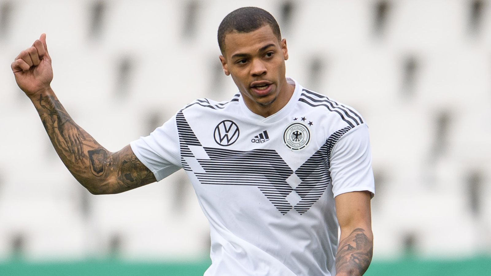 
                <strong>Lukas Nmecha</strong><br>
                Kommt in der 59. Minute für Waldschmidt. Hatte erst kurz zuvor die Spielgenehmigung erhalten. Bei seinem Debüt im deutschen Trikot Teil einer guten Mannschaftsleistung. ran-Note: 3
              