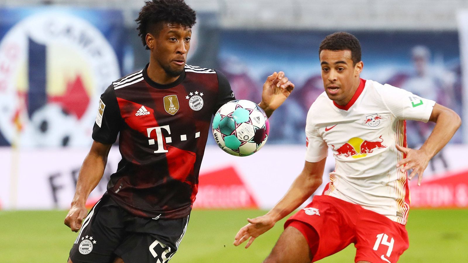 
                <strong>Kingsley Coman</strong><br>
                Ist in der ersten halben Stunde einer der auffälligsten Bayern. Wirbelt mit Hernandez auf der linken Seite, bleibt aber zu oft am Gegner hängen. Im Endeffekt kommt aber kaum Zählbares dabei heraus. Leitet mit seinem Konter in der 23. Minute die erste Bayern-Chance des Spiels ein und setzt wenig später Müller im Strafraum stark in Szene. Taucht in der Folge ziemlich ab und wird in der 72. Minute für Gnabry ausgewechselt. ran-Note: 3
              