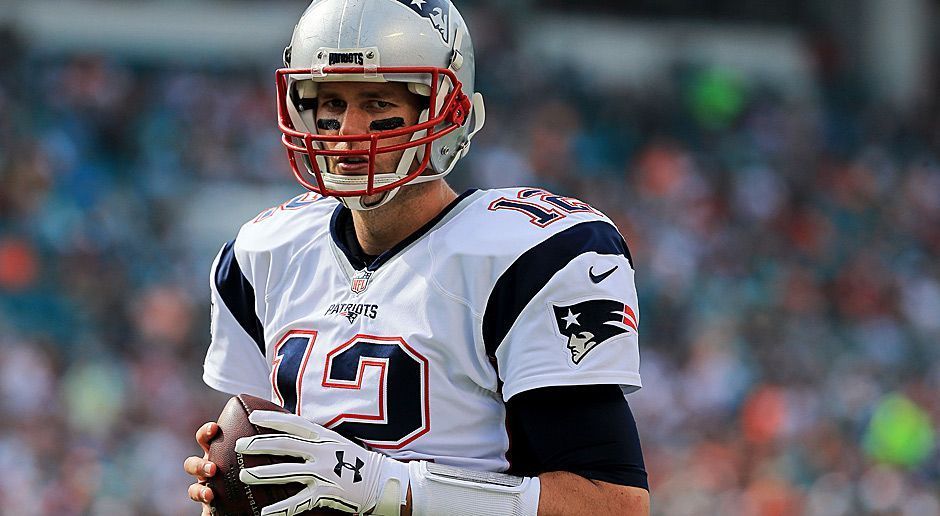
                <strong>Tom Brady</strong><br>
                1. Platz - Tom Brady (37 Einsätze): Der Quarterback der Patriots besitzt bereits fünf Super-Bowl-Ringe und nimmt in diesem Jahr den nächsten Anlauf. Mit seinem Einsatz im Heimspiel gegen den noch nicht feststehenden Gegner aus der AFC-Wildcard-Runde kommt noch mindestens ein Spiel dazu. Für den ehrgeizigen Brady soll es auch im Alter von 41 Jahren nicht das letzte gewesen sein. 
              