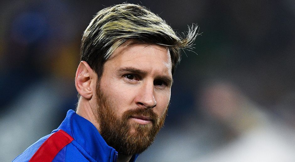 
                <strong>Lionel Messi (FC Barcelona)</strong><br>
                Achtung, jetzt wird es wild: Laut "Sky Sports" hat sich der chinesische Klub Hebei China Fortune zum Ziel gemacht, Lionel Messi zu verpflichten. Dafür sei der Verein sogar bereit, dem 29-Jährigen 500 (!) Millionen Euro für einen Fünf-Jahres-Vertrag zu bezahlen. Hebei China wurde 2010 gegründet, seit dieser Saison spielt der Klub in der ersten chinesischen Liga. Unter Vertrag steht bereits Ex-PSG-Stürmer Ezequiel Lavezzi. Dass aber Messi dieses Angebot annimmt, ist wohl ausgeschlossen. Er soll vor einer Vertragsverlängerung beim FC Barcelona stehen.
              