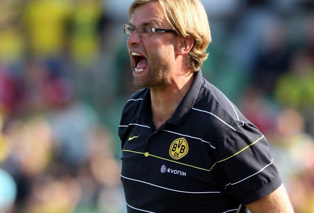 
                <strong>Klopp: Rekordtrainer beim BVB</strong><br>
                Das erste Bundesliga-Spiel als Trainer der Borussen erlebt Klopp in der BayArena in Leverkusen. Am 16.08.2008 feiert der ehemalige Mainzer beim Einstand einen 3:2-Sieg. Nach einer ereignisreichen Saison steht Platz sechs zu Buche.
              