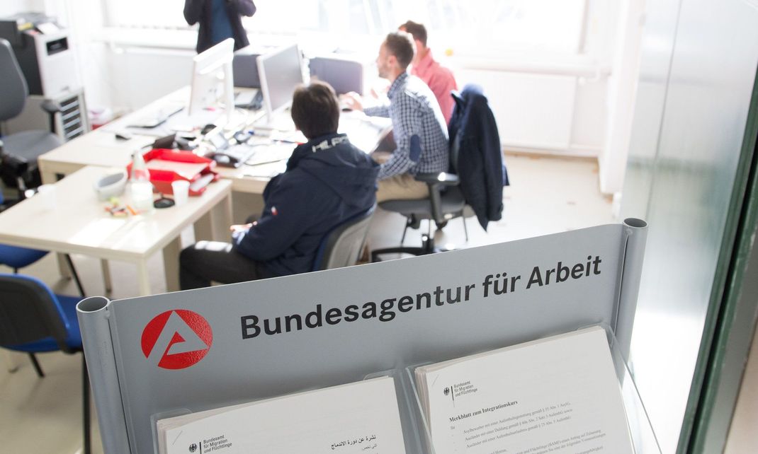 Article Image Media