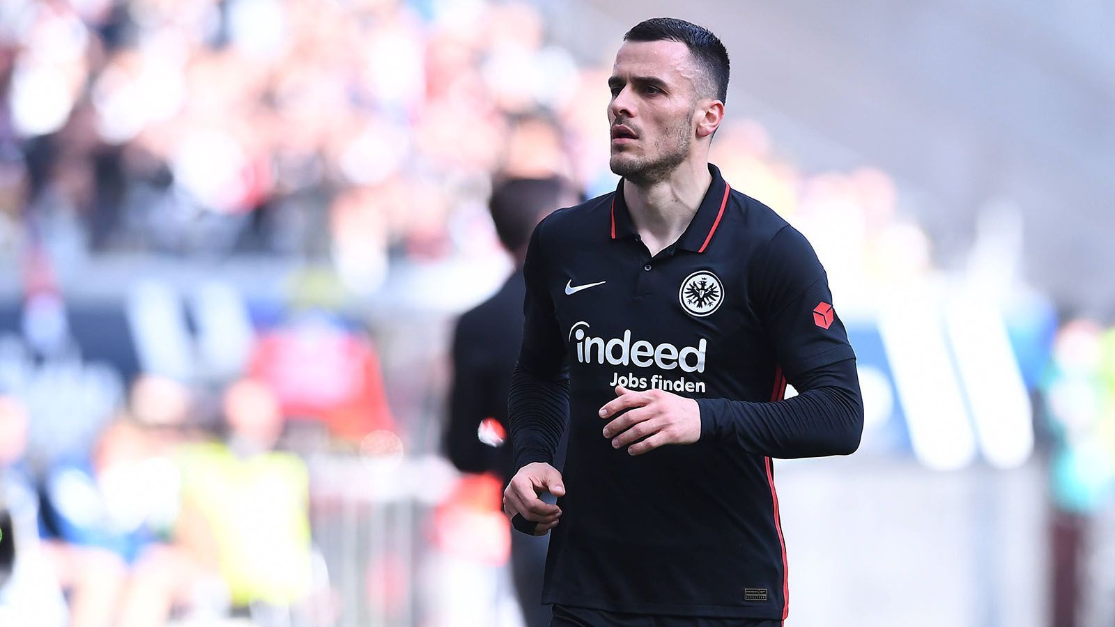 
                <strong>Linker Flügel: Filip Kostic (Eintracht Frankfurt) </strong><br>
                Der Serbe zählt bei der Eintracht zu den Leistungsträgern und ist auf der linken Seite nur schwer zu stoppen. "Er ist für jede Mannschaft ein Gewinn, ein Mentalitätsspieler", lobt Matthäus den 29-Jährigen, der körperlich robust und zugleich torgefährlich sei. 
              