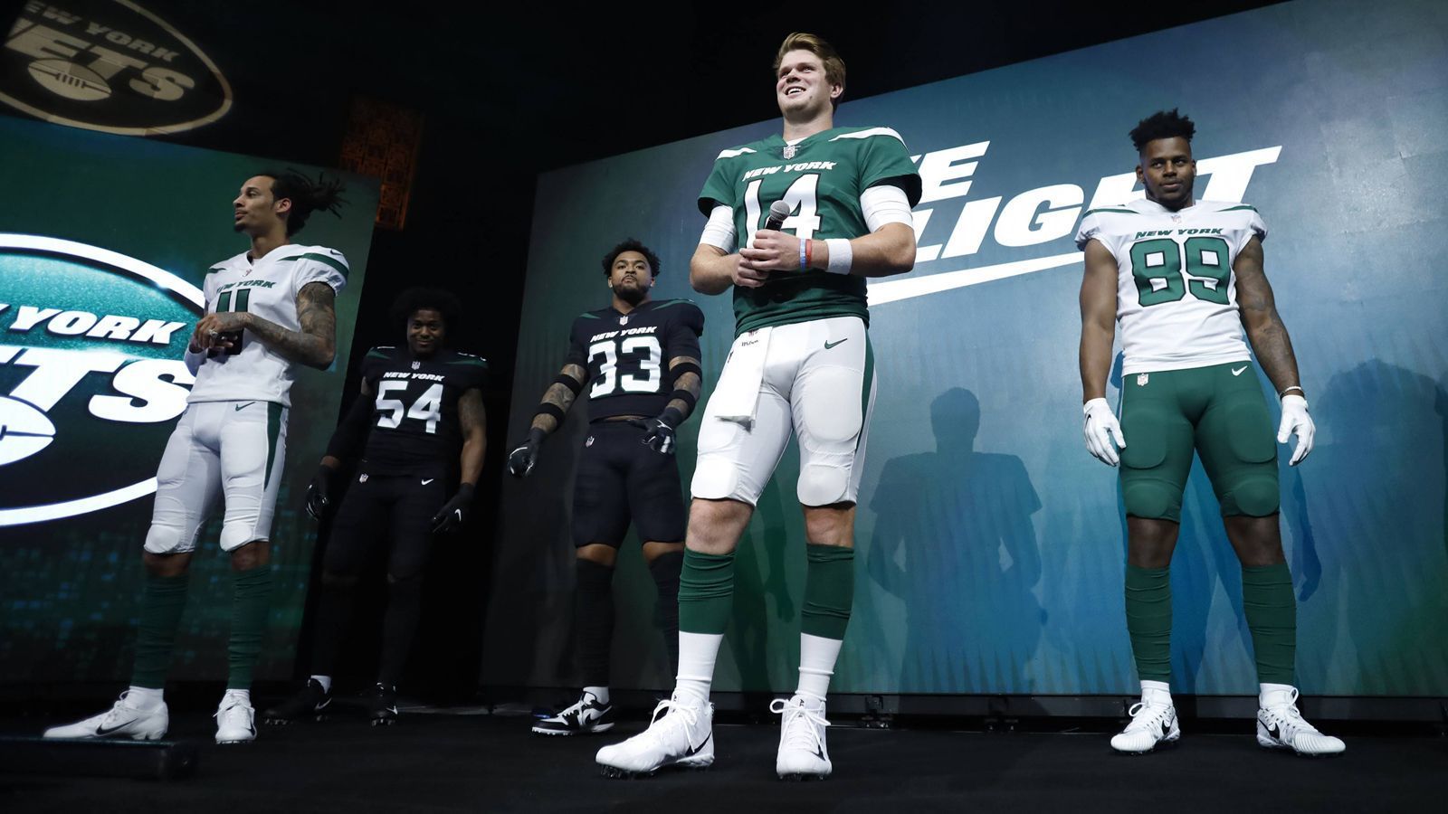 
                <strong>New York Jets</strong><br>
                Start Training Camp für Rookies: 19. JuliStart Training Camp für Veteranen:  24. JuliOrt: Atlantic Health Jets Training Center, Florham Park, New JerseyErstes Preseason Spiel: 9. August at New York Giants
              