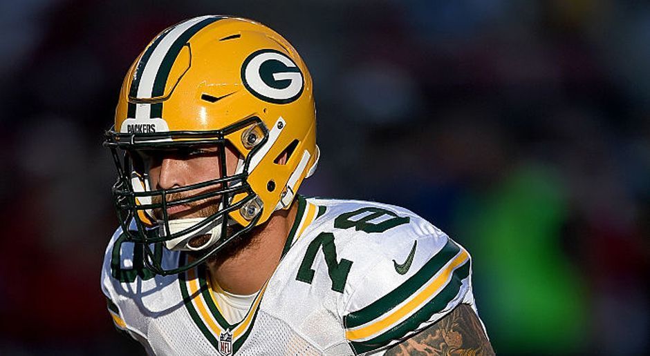 
                <strong>Jason Spriggs (Green Bay Packes)</strong><br>
                Ganz sicher nicht mehr zum Einsatz kommen wird Nelsons Mannschaftskamerad Jason Spriggs. Der Offensive Tackle verletzte sich am linken Bein und musste vom Spielfeld getragen werden. Nach dem Spiel gab Head Coach Mike McCarthy bekannt, dass es sich um eine ernste Verletzung handelt und die Saison für Spriggs gelaufen ist.
              