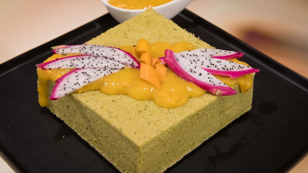 Japanischer Käsekuchen mit Drachenfrucht