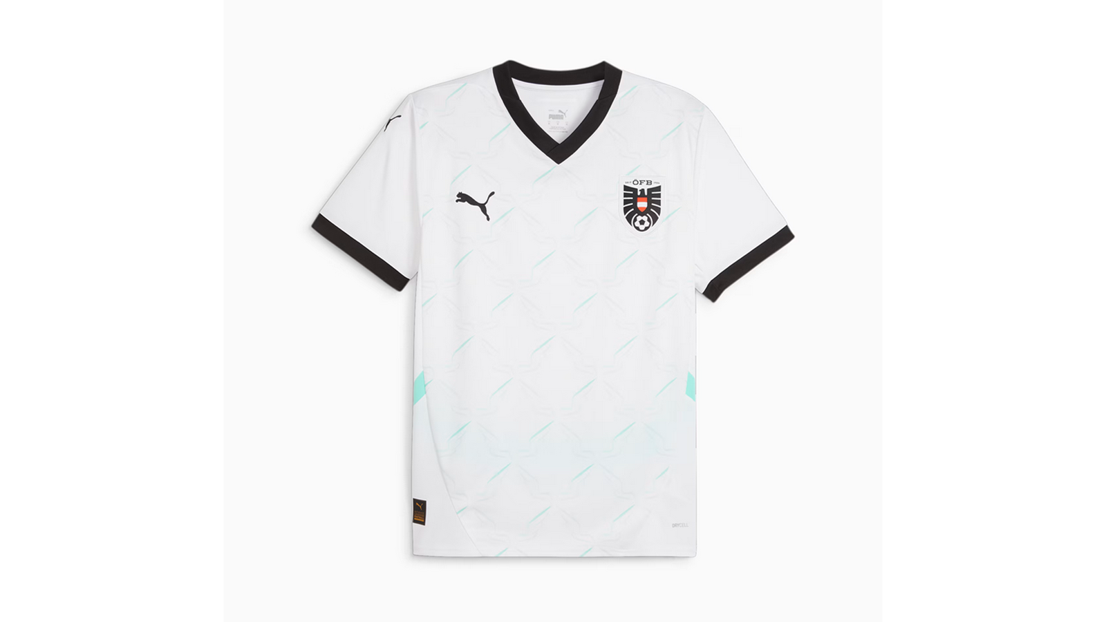 <strong>Platz 20: Österreich</strong><br>Das nächste weiße Auswärtsshirt hat Österreich am Start. Das Trikot ist (warum auch immer) mit kleinen türkisen Streifen versehen, aber die reißen es auch nicht heraus.