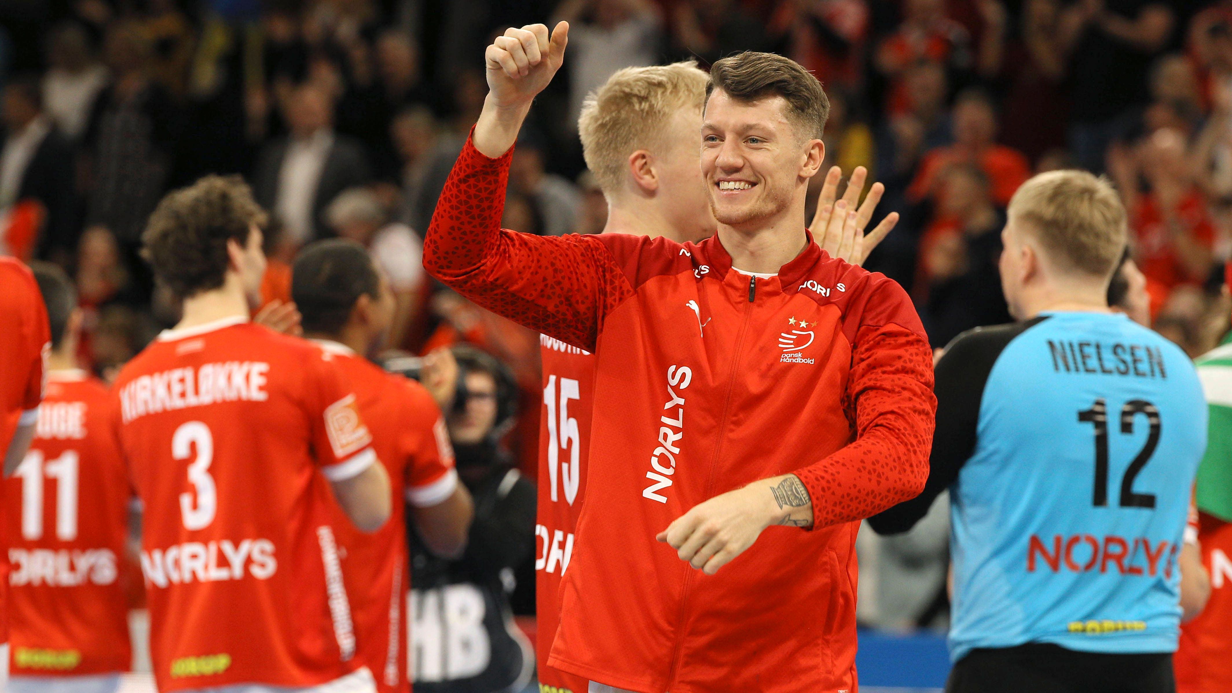 <strong>Dänemark bei der Handball-EM: Nur ein echter Gegner<br></strong>Vor Turnierbeginn war klar: Gold geht nur über Dänemark. Nach drei WM-Titeln in Folge ist der Hunger dieser Goldenen Generation auf den ersten EM-Titel seit 2012 ins Unermessliche gestiegen.