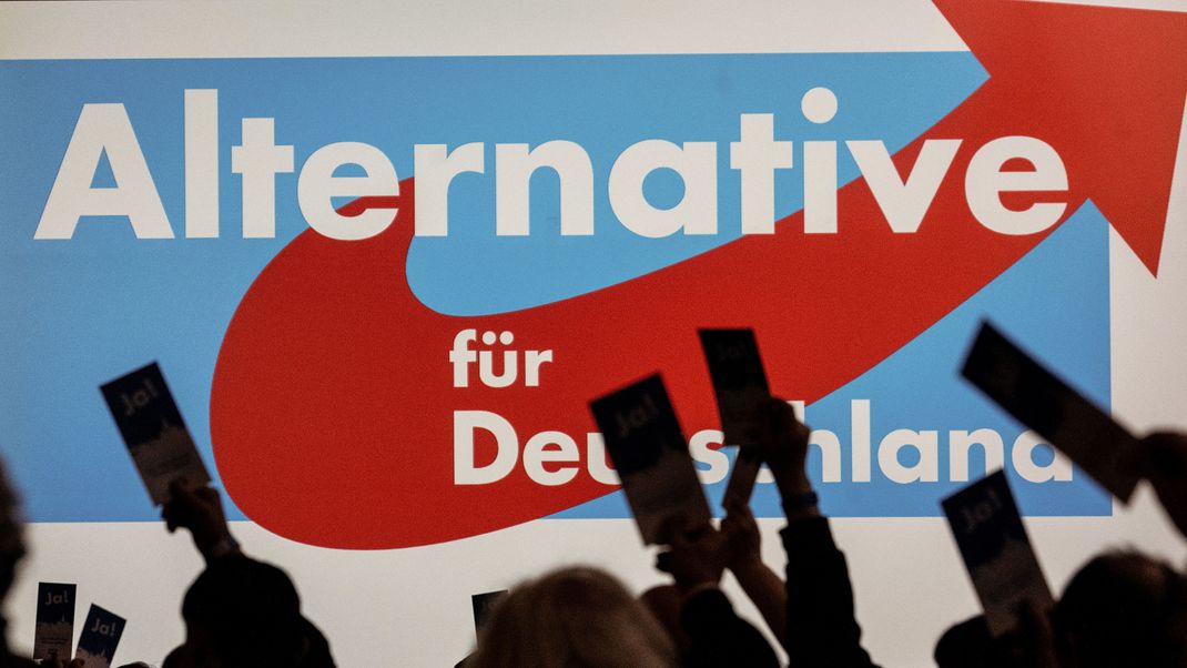 Die AfD ist weiter im Umfragehoch.