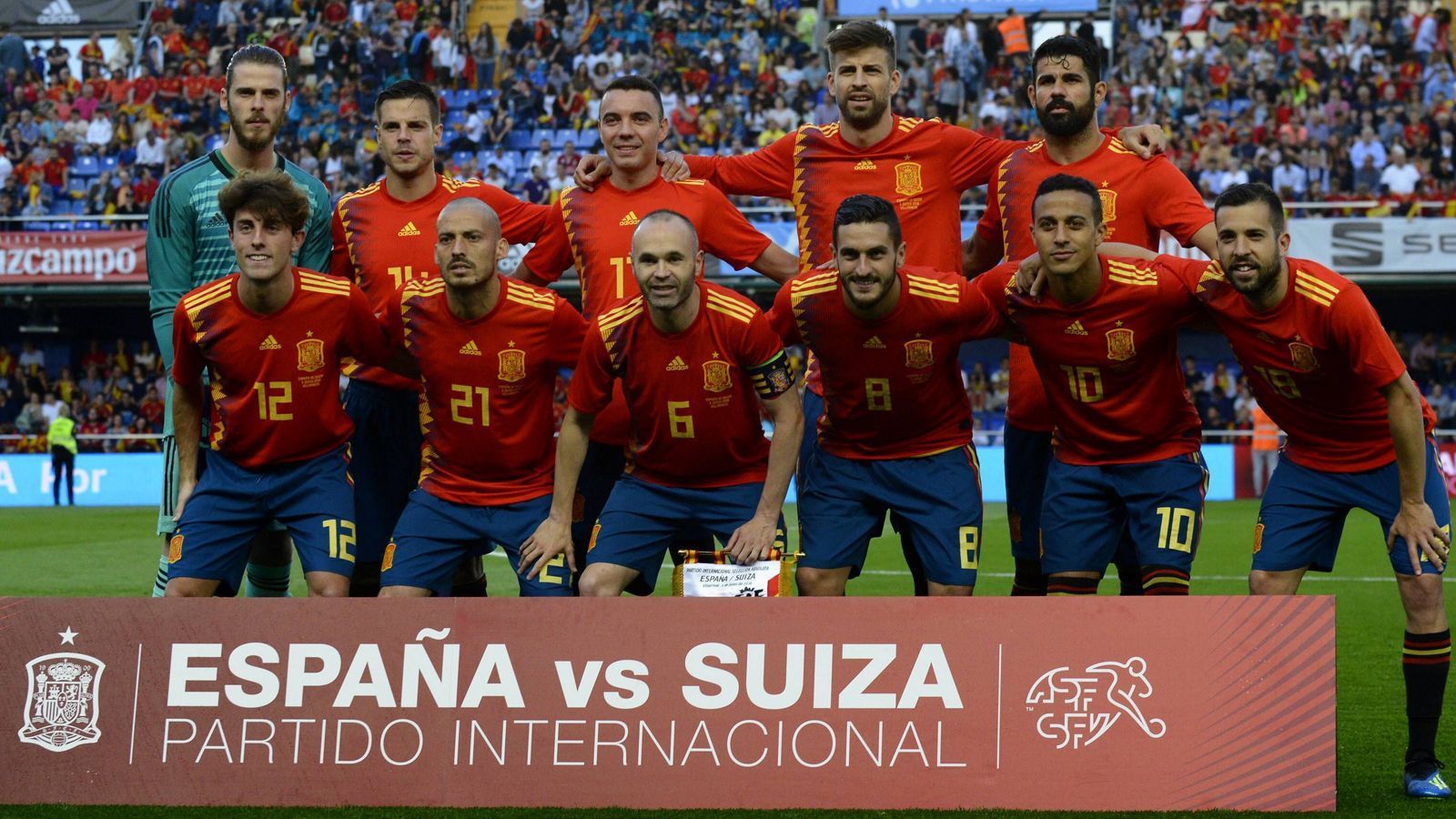 
                <strong>Platz 2 - Spanien</strong><br>
                Die Spanier geizten zuletzt etwas mit Toren, sind aber sehr defensivstark und kombinationssicher. In den letzten Testspielen gegen die Schweiz (1:1) und Tunesien (1:0) fehlten teilweise noch die Stars des Champions-League-Sieger Real Madrid. Die Iberer sind bereits in Russland und haben sich dort in Krasnodar an die Verhältnisse vor Ort gewöhnt. Dass die Truppe des immer noch ungeschlagenen Coaches Julien Lopetegui Gegner auch abschießen kann, bewies sie beim 6:1-Erfolg im März gegen Argentinien.
              