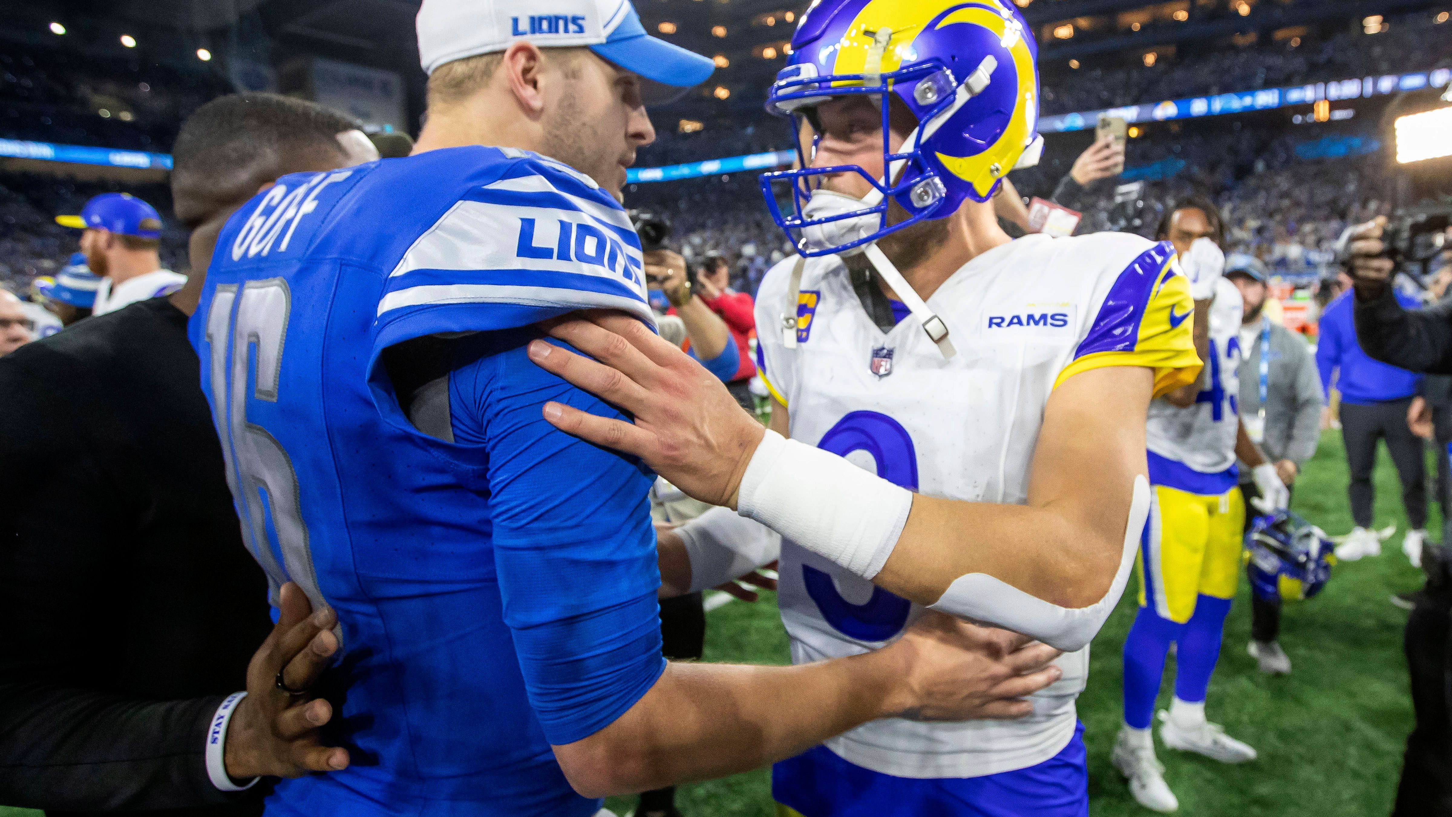 <strong>Week 1: Los Angeles Rams @ Detroit Lions</strong><br>2021 nahmen die Detroit Lions und die Los Angeles Rams einen Quarterback-Tausch vor. Goff wurde nach Detroit geschickt, Stafford kam nach Los Angeles. Seitdem nahm Goff allerdings eine starke Entwicklung und unterzeichnete kürzlich einen Vierjahres-Vertrag über 212 Millionen Dollar. Nun kommt es zu einem Wiedersehen mit dem Ex-Team direkt zum Auftakt.&nbsp;