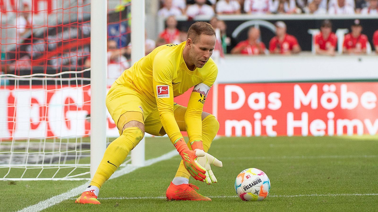 
                <strong>Peter Gulacsi</strong><br>
                Peter Gulacsi kam ebenfalls 2015 nach Leipzig und hat seine Ablösesumme von drei Millionen Euro bis dato mehr als bezahlt gemacht. Der Ungar hat sich nicht nur zum unangetasteten Stammkeeper der Leipziger gemacht, sondern hat sich zu einem der besten Torhüter der Bundesliga entwickelt.
              