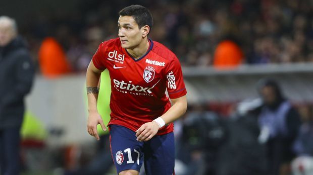 
                <strong>Rony Lopes</strong><br>
                Rony Lopes: Verstärkung für das offensive Mittelfeld holt sich der OSC Lille vom AS Monaco, die Franzosen leihen den 20-jährigen Lopes vom Ligakonkurrenten aus. Erst im Sommer 2015 kam der Portugiese von Manchester City zum AS Monaco, Lille ist für Lopes aber auch keine Unbekannte: Der Youngster lief bereits in der Saison 2014/2015 als Leihgabe für den OSC auf. 
              