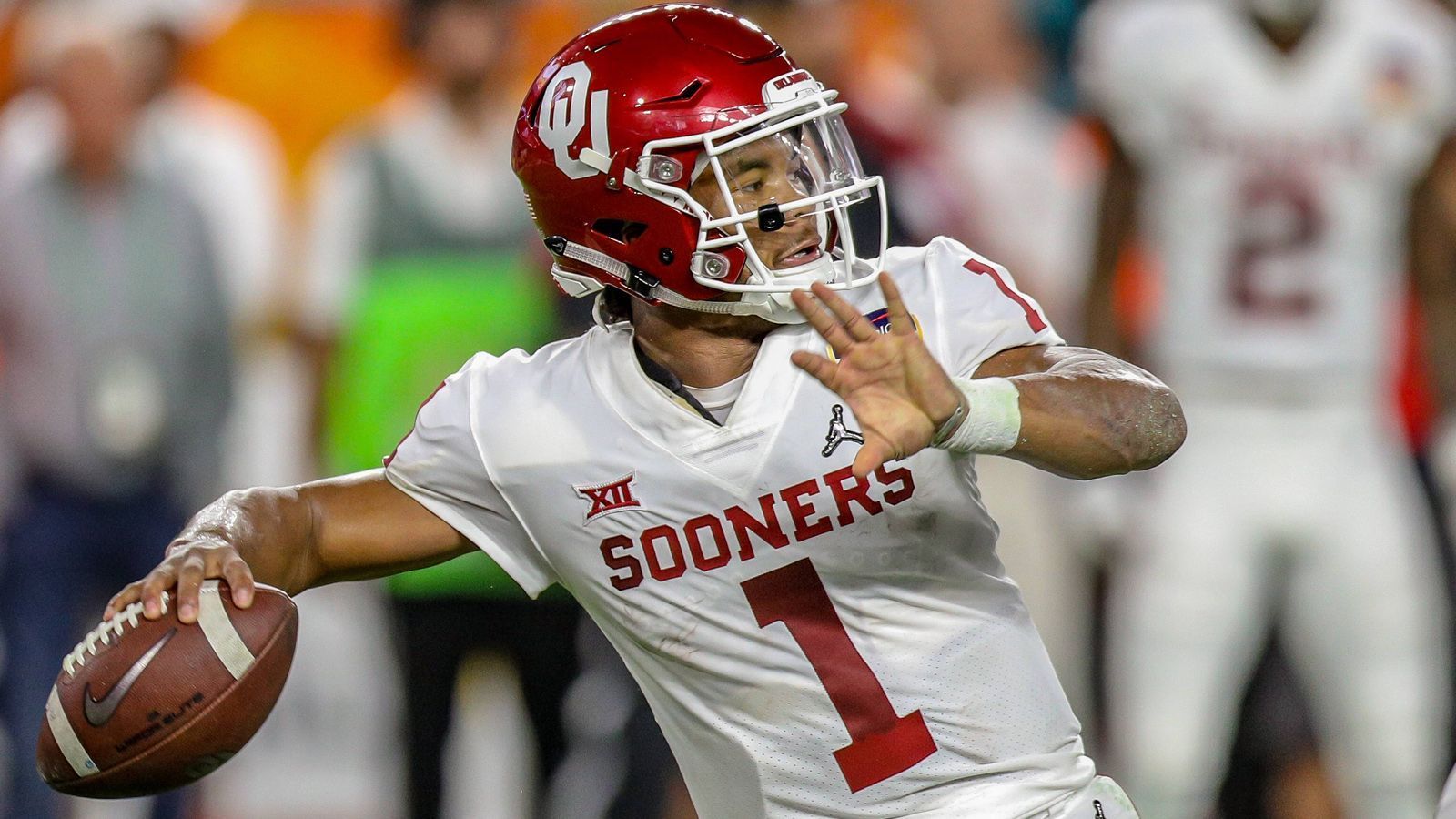 
                <strong>Quarterback</strong><br>
                1. Oklahoma, 28 Punkte (Foto: Kyler Murray)2. Florida State, 20 Punkte3. Auburn, 17 Punkte3. Louisville, 17 Punkte
              