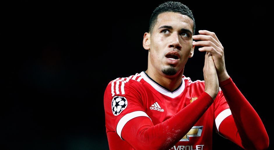 
                <strong>Chris Smalling (Manchester United)</strong><br>
                Chris Smalling (Manchester United): "Er will den Ton angeben. Ich sehe, dass er ein Anführer sein will, er ist der Verteidiger, der seinen Kopf reinhält, der Tackles macht. Er spricht, er will den Ball, er leitet das Spiel ein. Er hat keine Angst und erfüllt seine Rolle mit Leben."
              